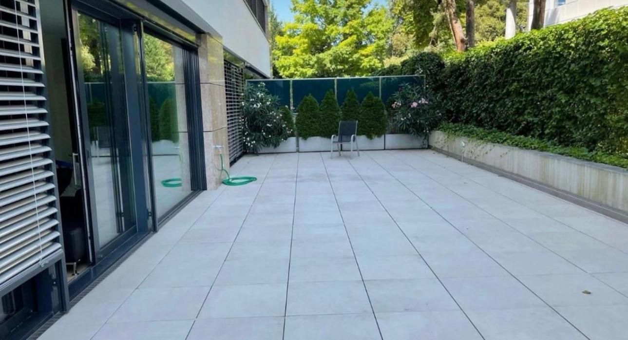 Modern With A Terrace * Genève